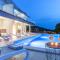 Gorgeous Apartment In Banjole