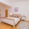 Gorgeous Home In Rastane Donje