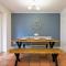 Grange House - Sleeps 6 - Driveway parking, Self-Check-In, Fast Wifi and Sky TV by Yoko Property - 北安普敦