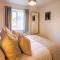 Grange House - Sleeps 6 - Driveway parking, Self-Check-In, Fast Wifi and Sky TV by Yoko Property - 北安普敦