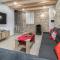 8 Bedroom Cozy Home In Tribalj