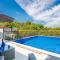 Stunning Home In Dobrinj - 多布林吉