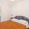 Awesome Apartment In Brsec With Wifi