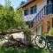 Awesome Home In Lic With Wifi - Lič