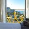 Bright & beautiful 4 bedroom house with sea views