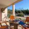 Gorgeous Apartment In Cres With Wifi