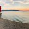 Gorgeous Apartment In Cres With Wifi