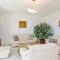 Three-Bedroom Holiday Home In Orasac
