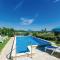 Beautiful Home In Mocici
