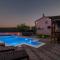 Beautiful Home In Hrvace With Wifi