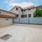 Gorgeous Apartment In Medulin With Wifi