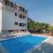 Three-Bedroom Apartment In Supetar