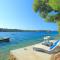 Six-Bedroom Holiday Home In Karbuni