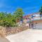 3 Bedroom Lovely Home In Bribir