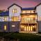 Lake House -Pool Table Hot Tub Fire Pit Boat Dock - 金斯顿