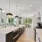 Lake House -Pool Table Hot Tub Fire Pit Boat Dock - 金斯顿