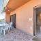 6 Bedroom Amazing Home In Bratulici
