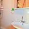 Stunning Home In Laudun L Ardoise