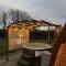 Dog Friendly Glamping Pods with Hot Tubs - 德维兰