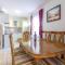 Holiday Home Bok