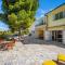 4 Bedroom Amazing Home In Zaboric