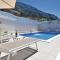 Three-Bedroom Holiday Home Makarska With Sea View 04