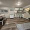 Centrally Located 1500 SqFt Private Guest Suite with Hot Tub - ميريديان