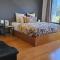 Private king bed guest suite - Perth