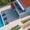Nice Home In Sreser With Jacuzzi - Sreser