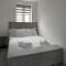 Exquisite 2 Bedroom Fully Furnished Annex