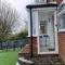 Amani 2-Bed Bungalow - Sleeps 4 - Pet Friendly - Durham