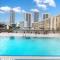 Executive Suite at Beachwalk Pool Gym Beach 22 - شاطئ هالانديل
