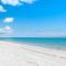 Executive Suite at Beachwalk Pool Gym Beach 22 - شاطئ هالانديل