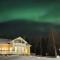 Arctic Lakeside Villa
