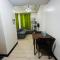 Two Palm Tree Villas Condominium - Studio 1O with Balcony - Across Terminal 3 Airport - مانيلا