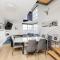 JOIVY Stylish Apartment with Balcony in Old Town - Edinburgh