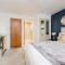 JOIVY Stylish Apartment with Balcony in Old Town - Edinburgh