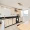 JOIVY Stylish Apartment with Balcony in Old Town - Edinburgh