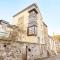 JOIVY Stylish Apartment with Balcony in Old Town - Edinburgh