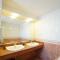 Colombo City 3 Bedroom Apartment with Pool Gym & Workdesk