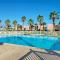 Steps to SandFest Ocean View w Pool Pickleball Summer Love by AvantStay - Port Aransas