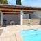 Maison avec piscine privée à Caromb, idéale pour famille