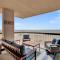 1101 Ocean Club by AvantStay Amazing Ocean Views Close To Beach - جزيرة النخيل