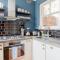Period-Chic 2BD Flat with Private Patio - Londyn