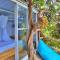 A Mango Tree House with a private swimming pool - Tegallengah