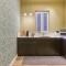 Designer finish, 2BR home with Smart TV & WIFI by 360 Estates - Sliema