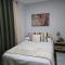 Walk to the BEACH Cozy Condo in Marisule with pool - Gros Islet