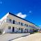 Walk to the BEACH Cozy Condo in Marisule with pool - Gros Islet