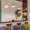 An House - 2BR Fusion Indigo - 5' to Ho Guom with Projector & Washer - Hanoi