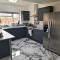 SAV 5 Bed Executive Detached House in Leicester